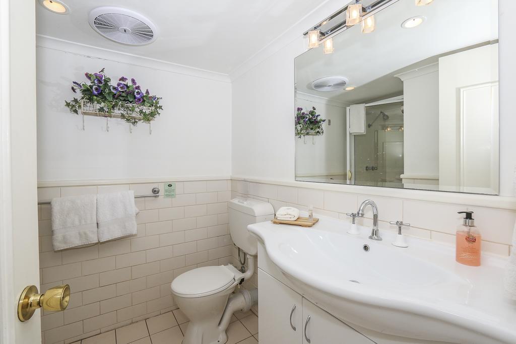 Rosebridge House Bed & Breakfast Adult Retreat Gooseberry Hill Экстерьер фото